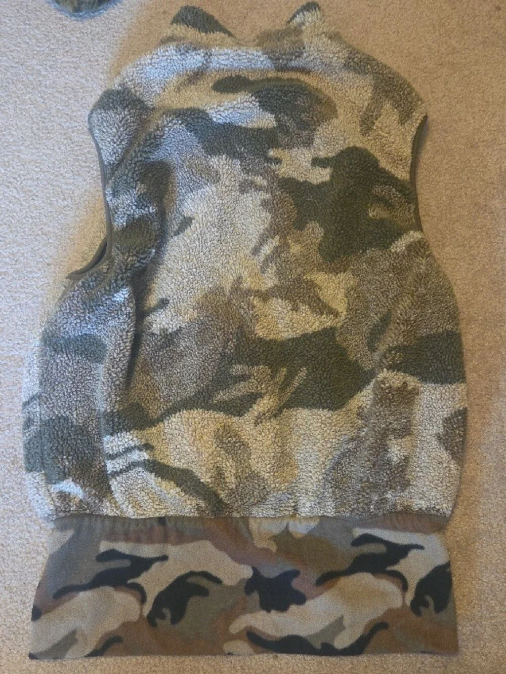 Cabela's Camouflage Sherpa Fleece Vest in Green, Brown and Tan